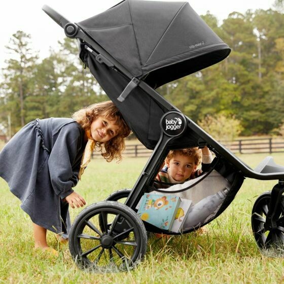 baby_jogger_city_elite_2_basket_lifestyle_1068_square.jpg