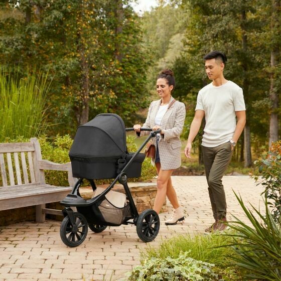 baby_jogger_city_elite_2_carrycot_lifestyle_1765_web.jpg
